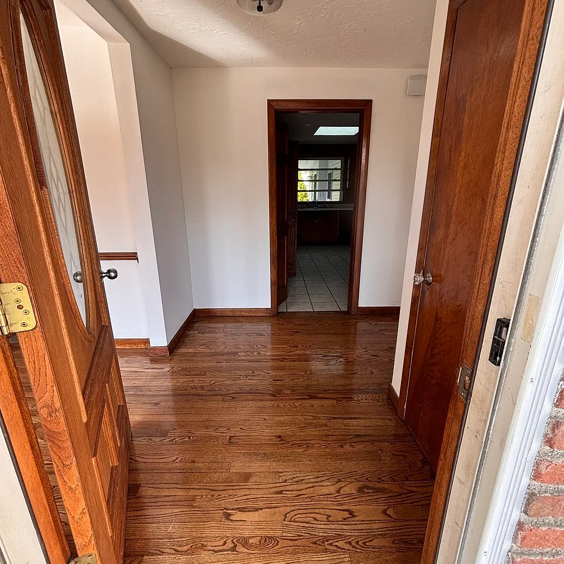 4 bed, 1.0 bath, 2534 sqft, $3,500 — Photo 4