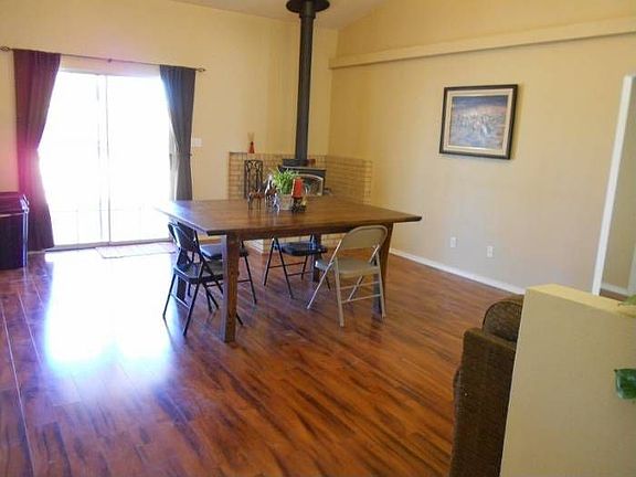 Dining room from entry