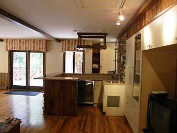 Bar Entertaining area