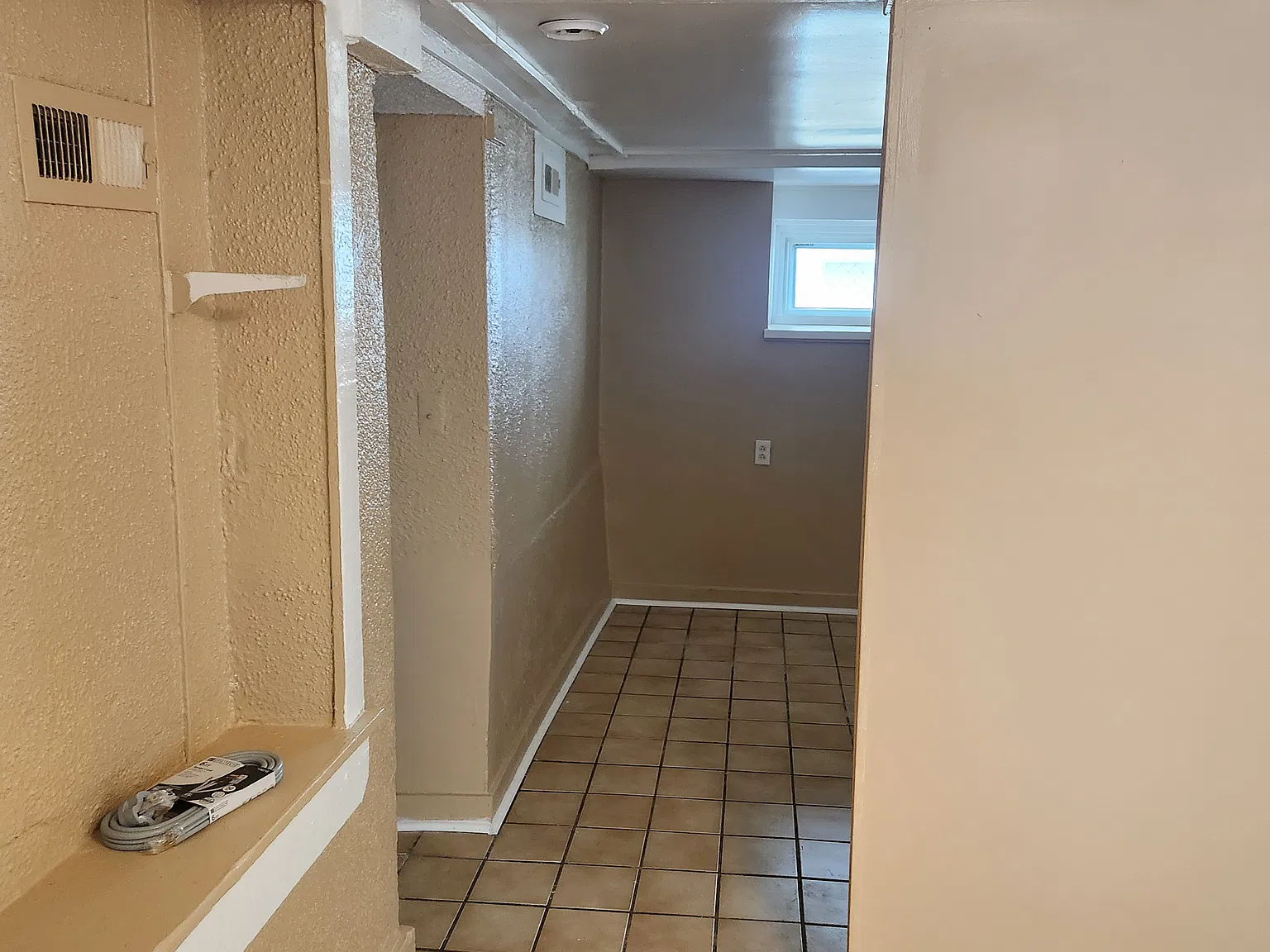 Studio, 120 sqft, $700 — Photo 3