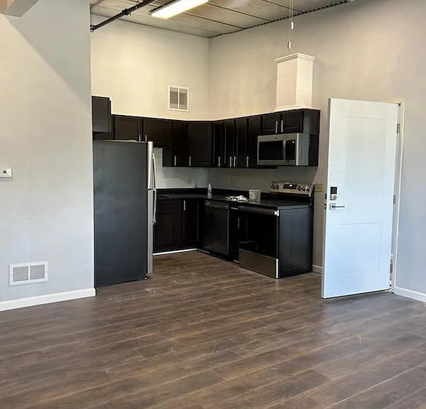 885 S Janesville St #105 — Photo 1