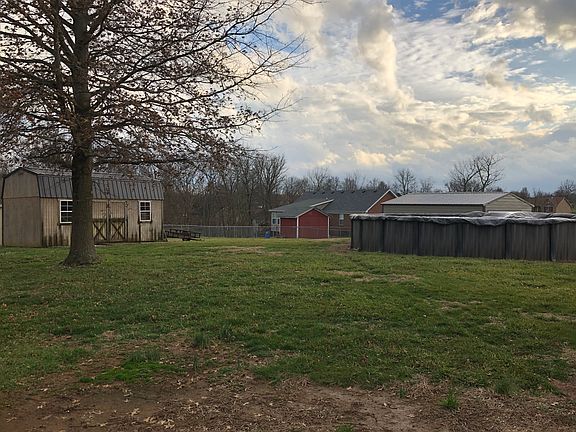 10 x 20 building, pool