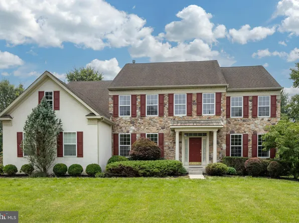 400 Partridgeberry Ln, Chester Springs, PA 19425