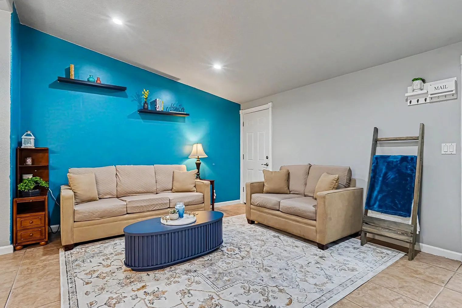 3 bed, 2.0 bath, 559 sqft, $6,070 — Photo 1