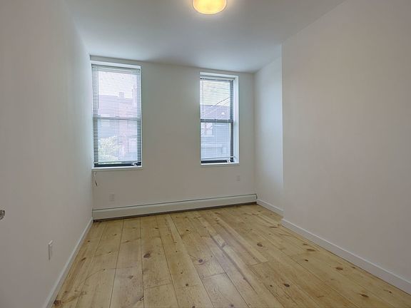 4th image of 287 Van Brunt St #1