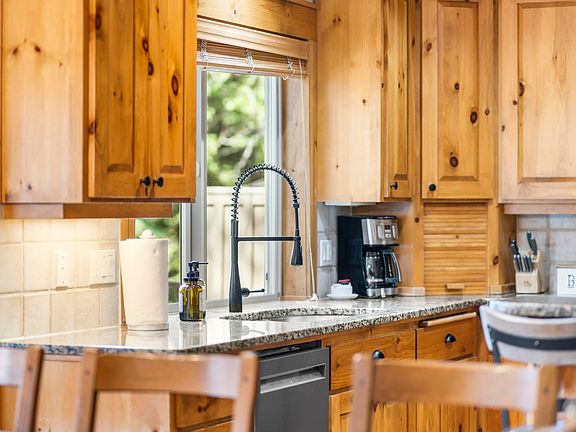 5th image of 18189 Oregon Loop #5