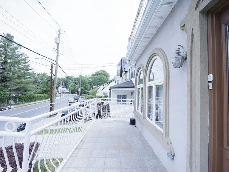 34 Fingerboard Rd #2 — Photo 3