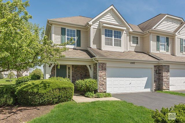 Highly sought after END unit with beautiful pond views.