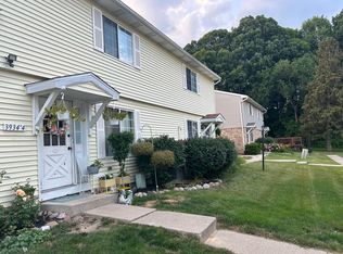 3934 Hunters Ridge Dr APT 4, Lansing, MI 48911