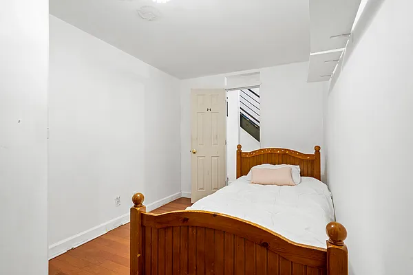 Rented by SLR REAL ESTATE | media 10