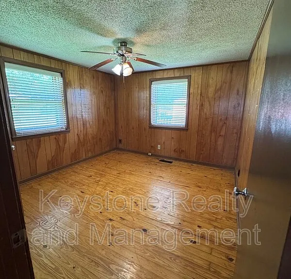 106 Dickerson Ln — Photo 6