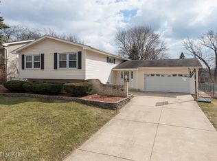 208 El Paso Ln, Carol Stream, IL 60188