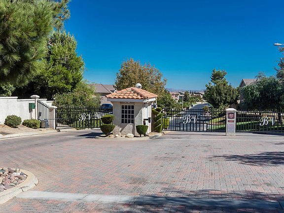 5717 Bienveneda Terrace-print-043-23-Gat