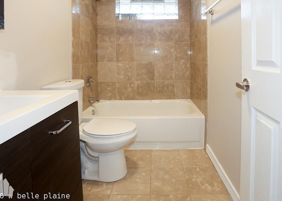 1st image of 920 W Belle Plaine Ave #1521