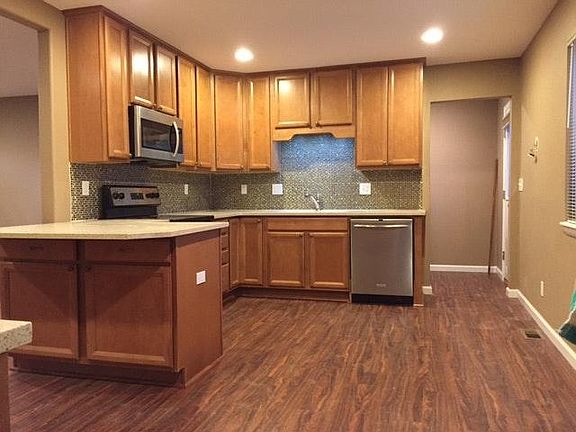 Eat in kitchen