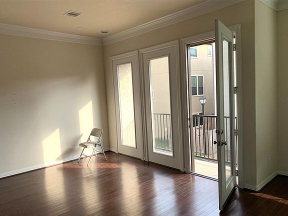 5th image of 3021 Kisling St