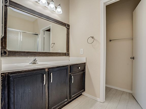 4th image of 10538 E Flossmoor Ave
