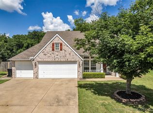 19722 E 50th Ct S, Broken Arrow, OK 74014