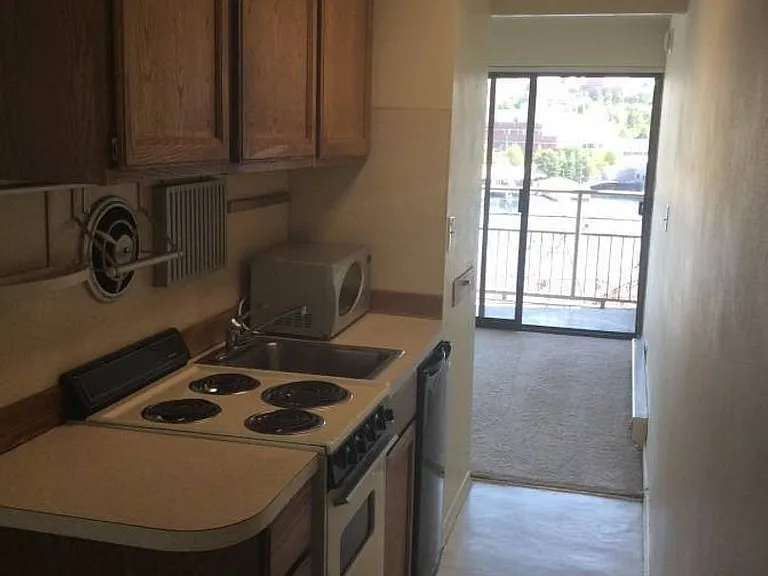 Lanai Apartments — Photo 9