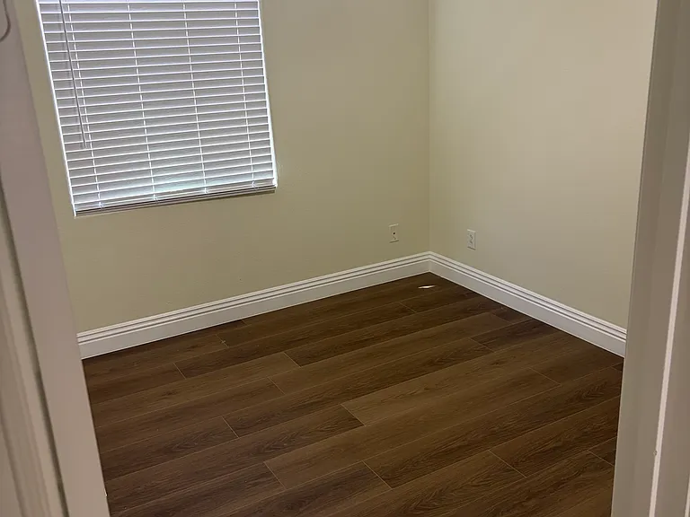 1087 Snow Roof Ave — Photo 12