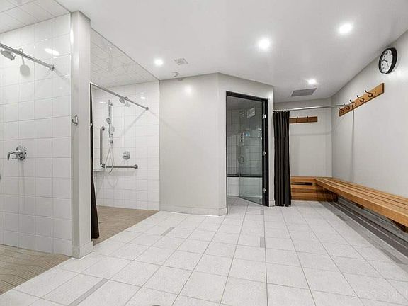 5th image of 50 Kingsbridge Garden Cir