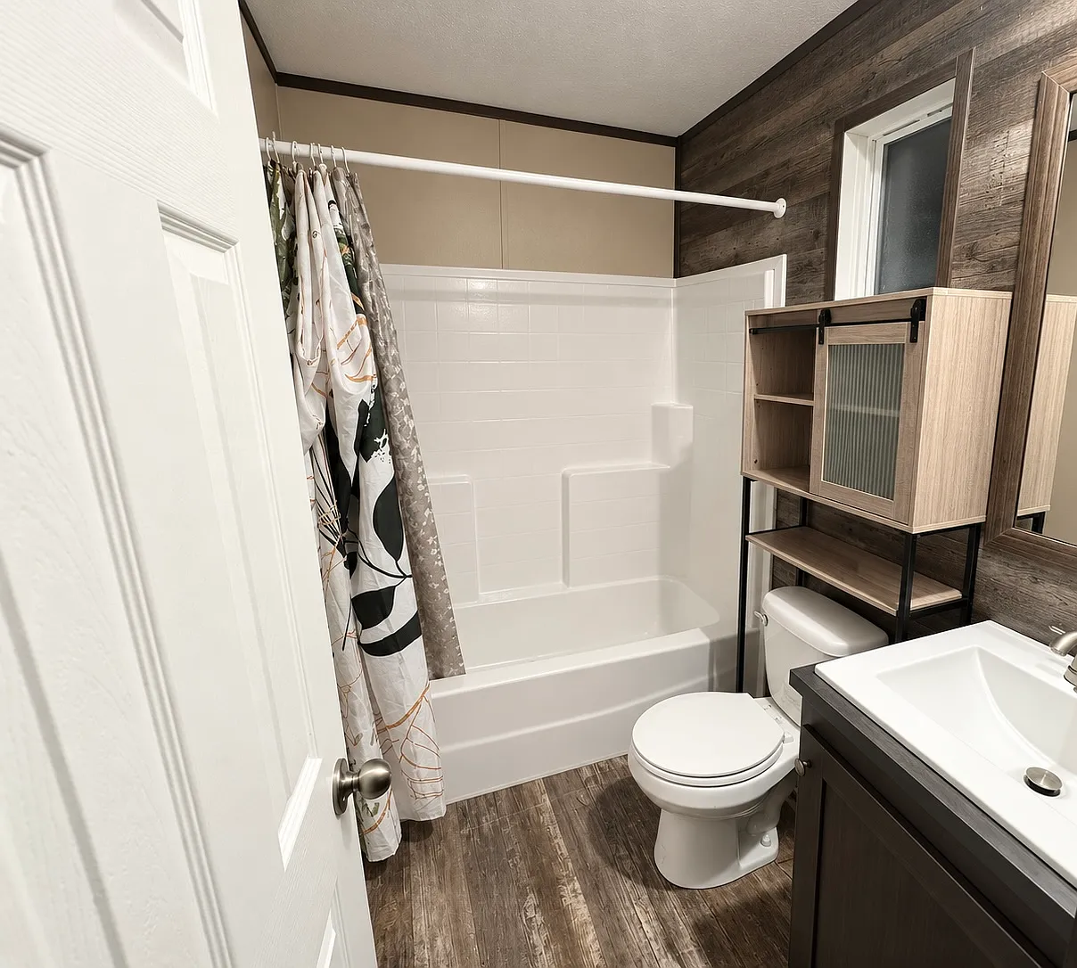 3 bed, 1280 sqft, $1,600 — Photo 4