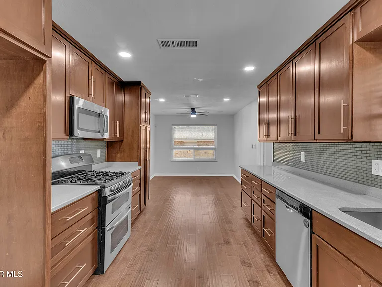 7112 Ramada Dr — Photo 7