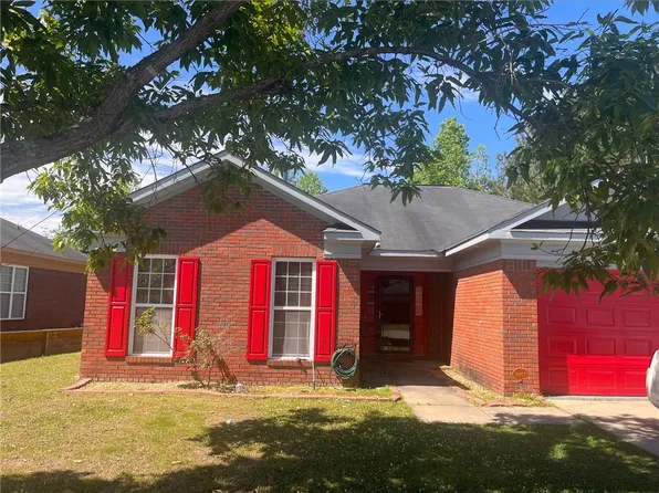 68 Lincolnshire Ln, Phenix City, AL 36870