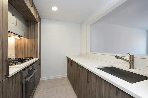 250 Bedford Ave #129502 Photo 1