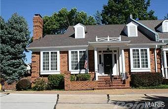 3rd image of 527 Middleton Ct