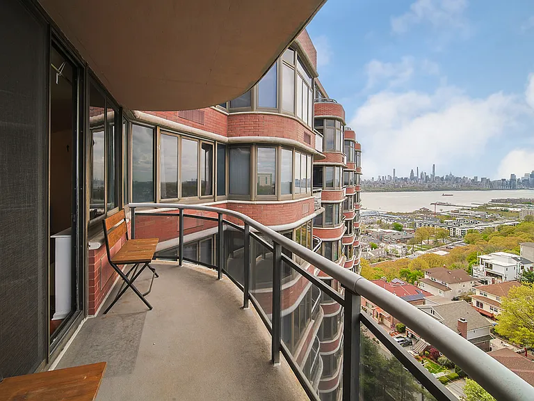 100 Carlyle Dr #16ES — Photo 20