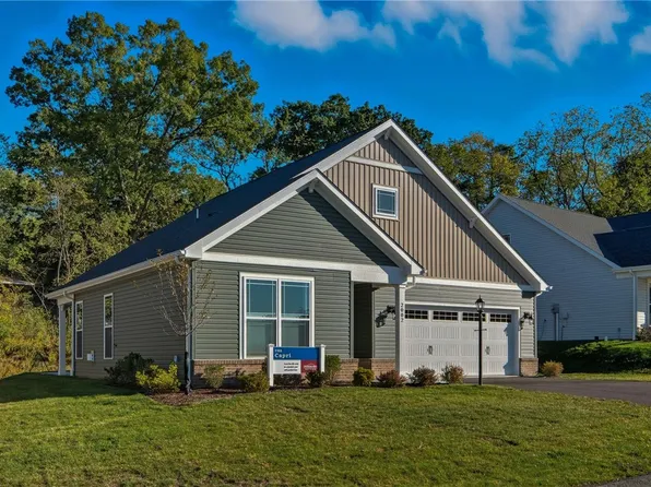 2002 Lakeside Dr, Economy, PA 15005