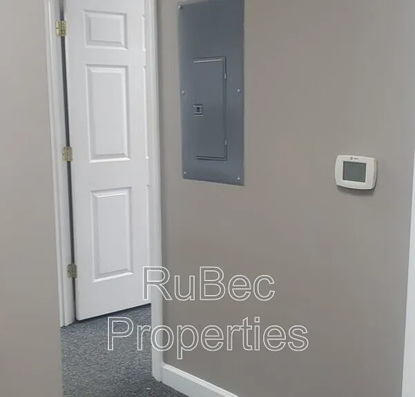 1931 J N Pease Pl #202 — Photo 14