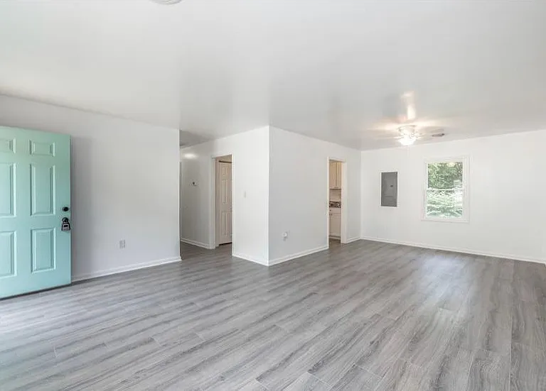1803 Freeman St — Photo 4
