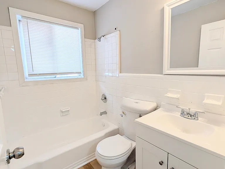 4855 College St — Photo 16