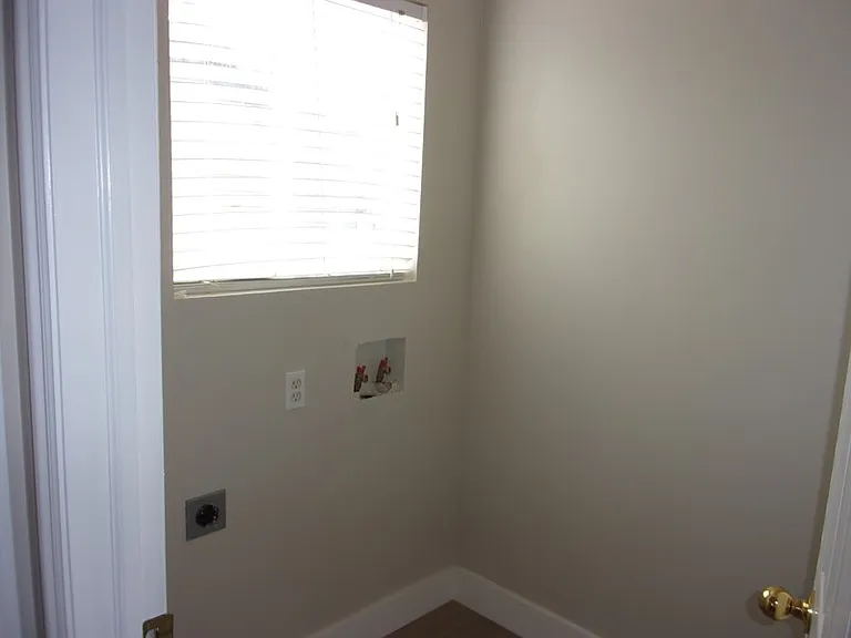 1863 Twilight Ln — Photo 13