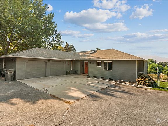 2nd image of 2636 Afton Place NE