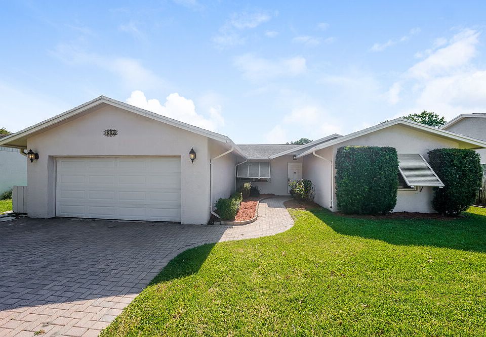1st image of 9732 Saddlebrook Dr