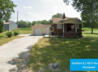 9670 Camp Drake Rd, Fairmount, IL 61841