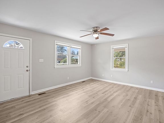 2nd image of 117 Kitt Dr