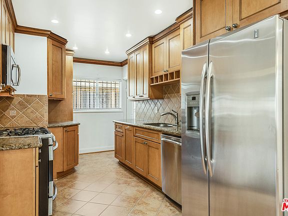5th image of 5036 Arlington Ave