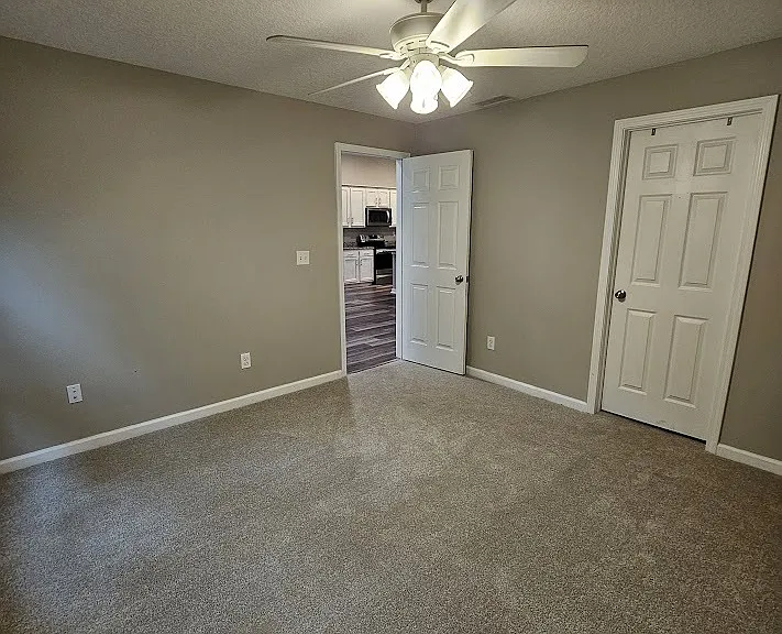 135 Aidan Ct — Photo 30