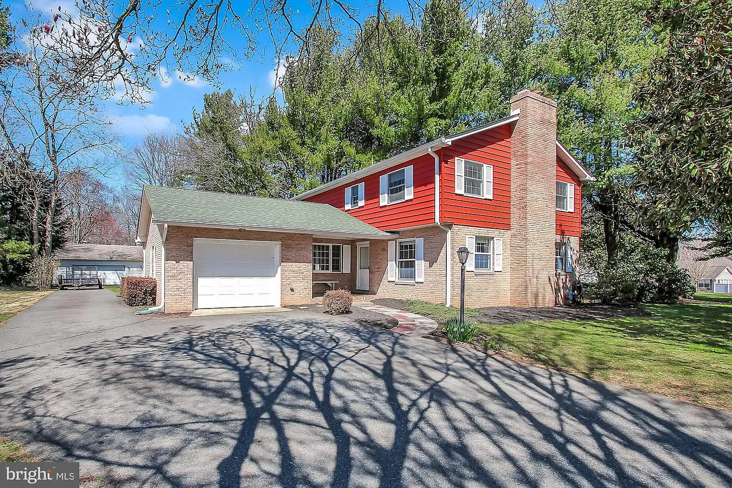605 Rowe Dr photo 1