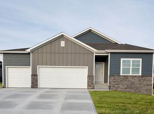 8605 Alexandra Rd, Papillion, NE 68157