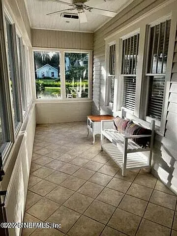 3 bed, 2.0 bath, 1800 sqft, $3,000 — Photo 2
