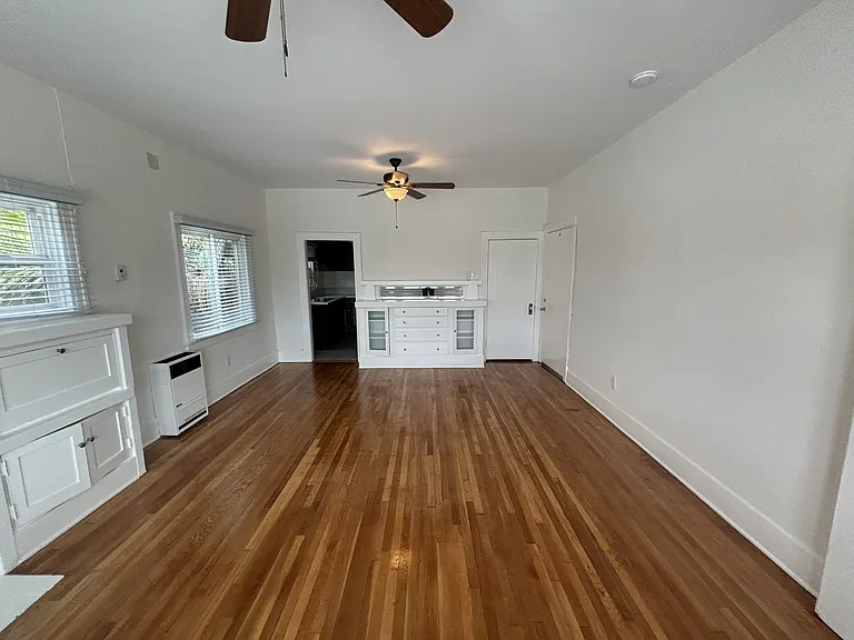 3811 E 4th St #5 — Photo 3