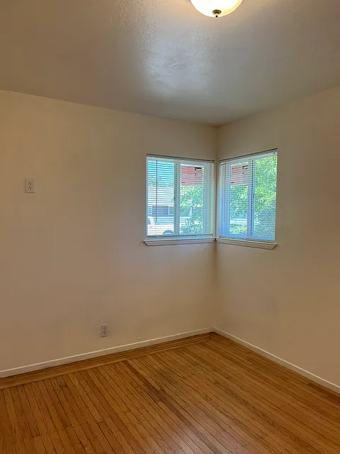 2 bed, 1040 sqft, $2,200 — Photo 3