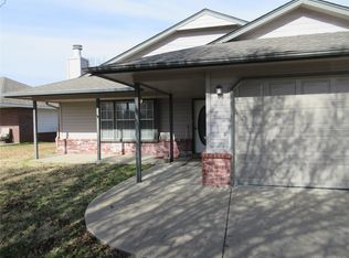 9405 E 530th Rd, Claremore, OK 74019