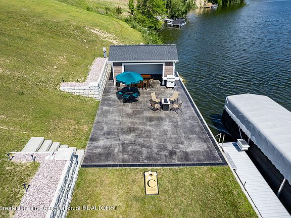 2nd image of 11029 Lakeside Dr