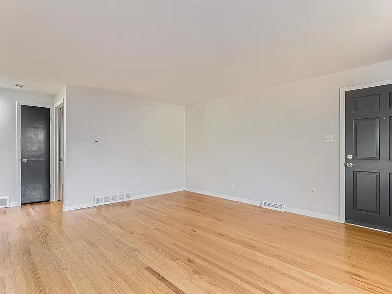 8507 W 62nd Pl — Photo 6